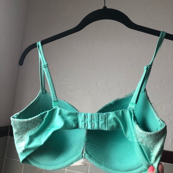 ⭐️Victoria’s Secret Very Sexy Push Up Bra 34DD⭐️ - Picture 8 of 8